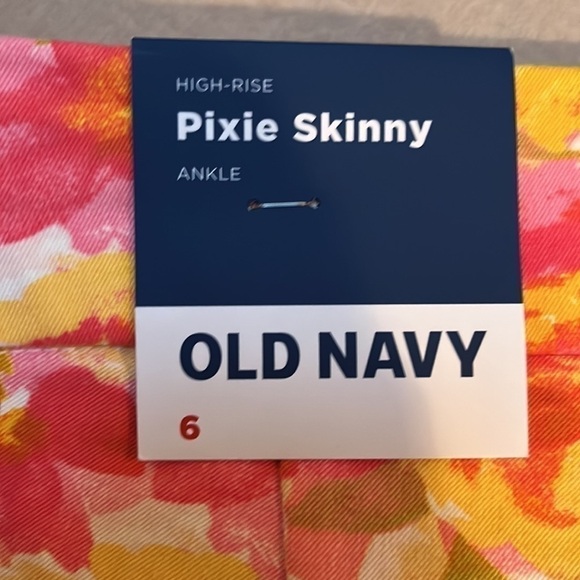 Old navy pink floral pixie skinny high rise ankle pants - Picture 4 of 6